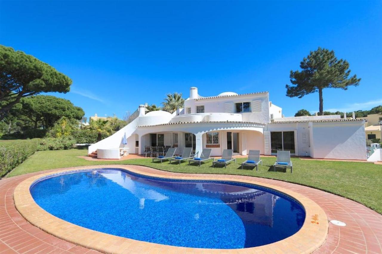 Villa Girassol: Traditional Portuguese Retreat in Vilamoura Quarteira Exterior photo